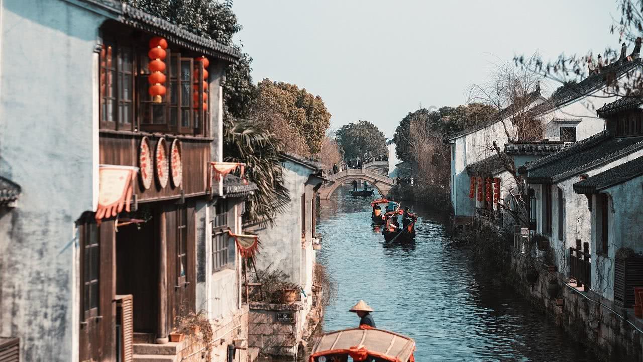 古人也爱“欧耶”？唐代“剪刀手”壁画对外首展，至今仍是未解之谜1月20日央视新闻直播间